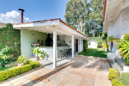 Casa Térrea à venda com 3 suítes em Interlagos, São Paulo, SP
