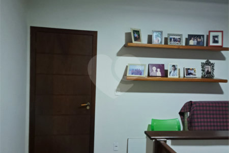Sobrado à venda com 4 quartos, sendo 2 suítes, em Vila José Bonifácio, Araraquara, SP