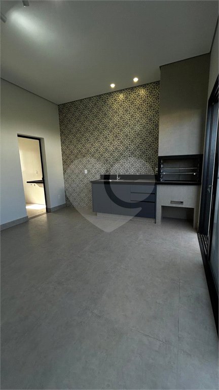Casa à venda com 4 quartos, sendo 3 suítes, no condomínio Residencial Mont'alcino, Valinhos - SP