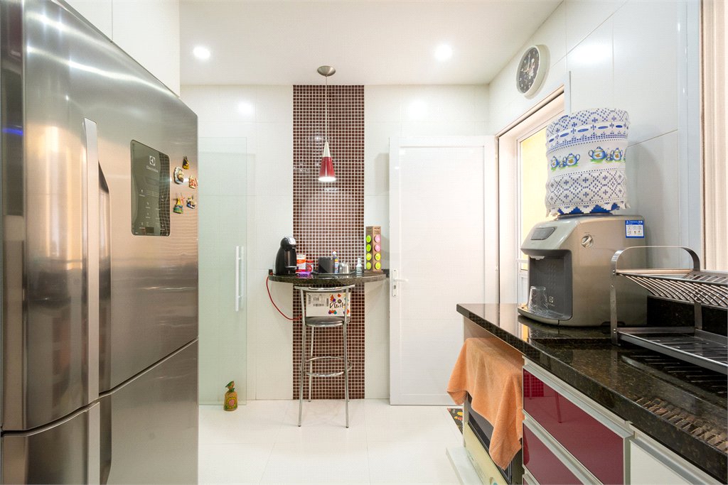 Casa à venda com 4 quartos, sendo 1 suíte, em Santo Amaro, São Paulo, SP