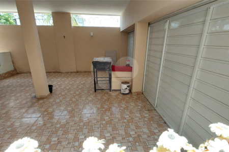 Casa à venda com 4 quartos, sendo 2 suítes, no condomínio Vivendas do Mendanha, Rio de Janeiro - RJ