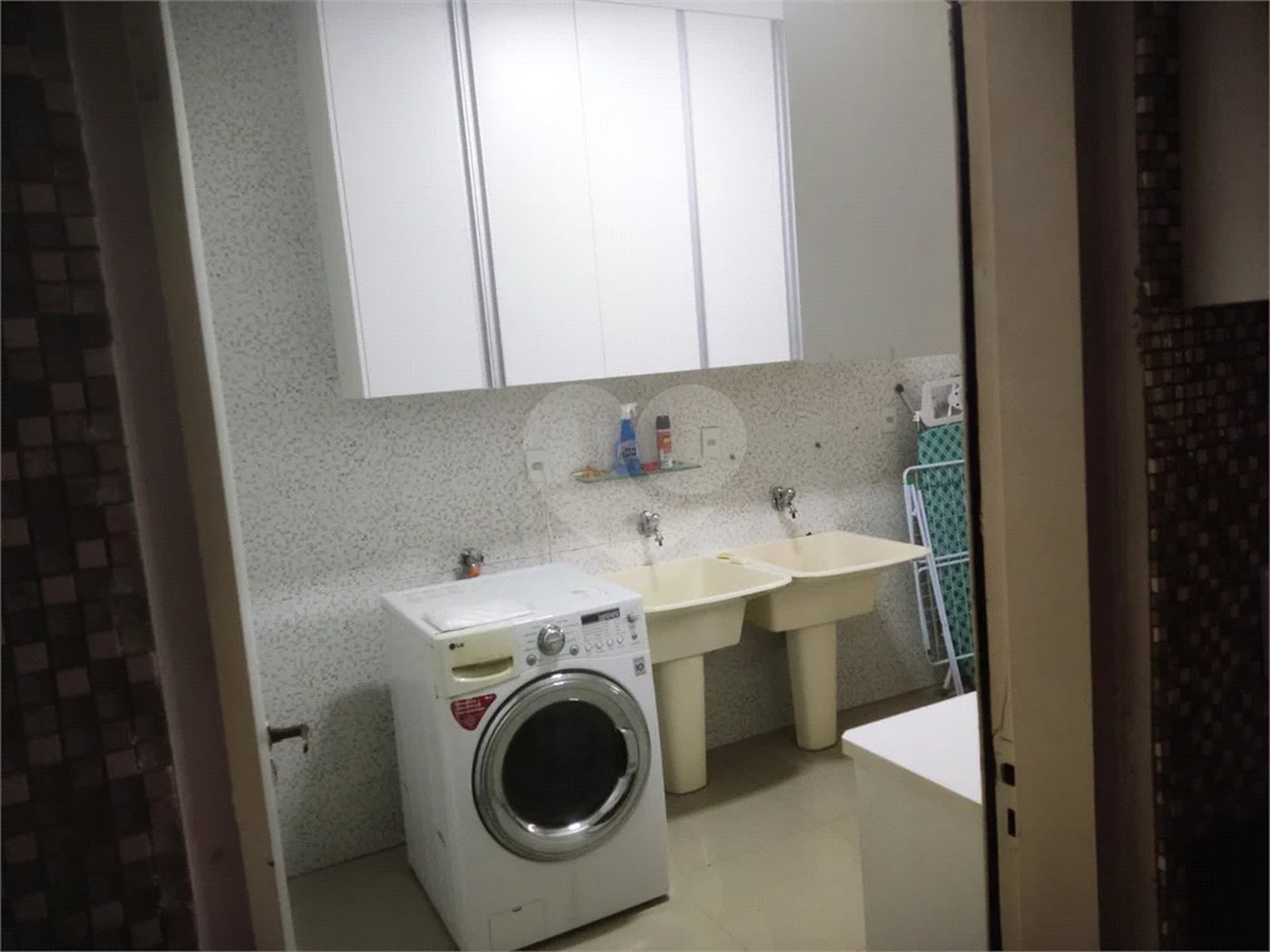 Chácara à venda com 4 quartos, sendo 1 suíte, em Chácaras Polozzi, Louveira, SP