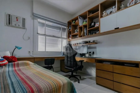 Apartamento à venda com 4 quartos, sendo 1 suíte,  em Copacabana, Rio de Janeiro, RJ