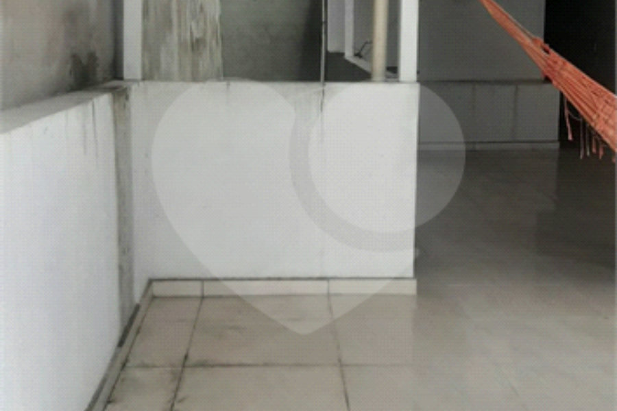 Sobrado à venda com 3 suítes em Jaraguá, São Paulo, SP