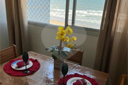 Apartamento à venda com 1 quarto em Maracanã, Praia Grande, SP