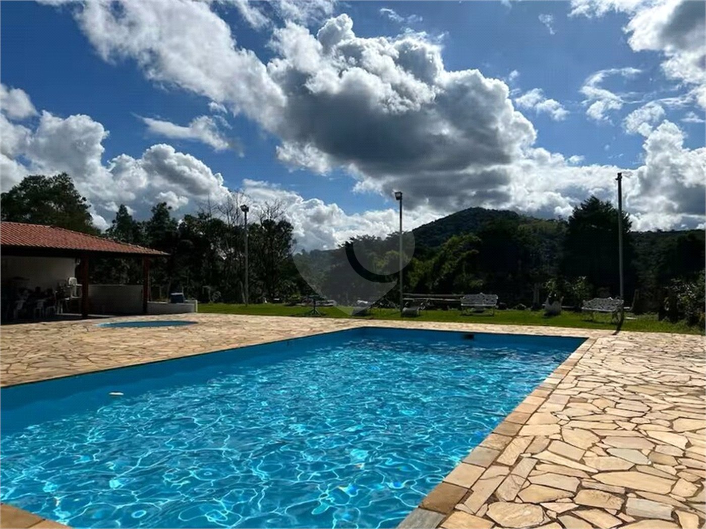 Sítio à venda com 6 quartos, sendo 1 suíte, no Centro (são João Novo), São Roque, SP