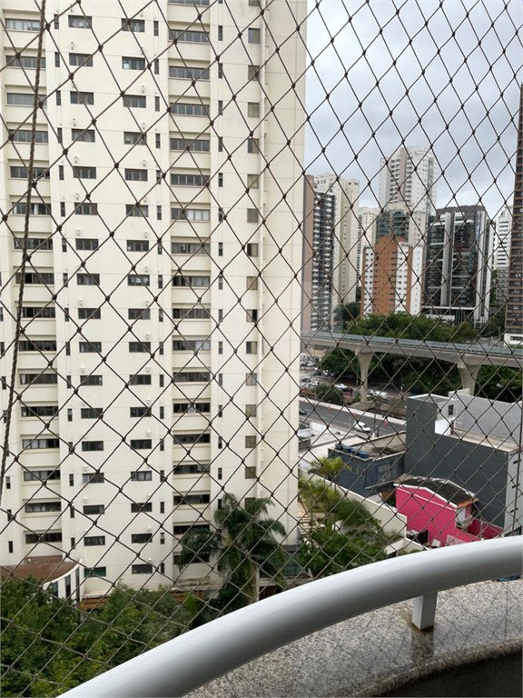 Apartamento à venda com 3 suítes em Campo Belo, São Paulo, SP