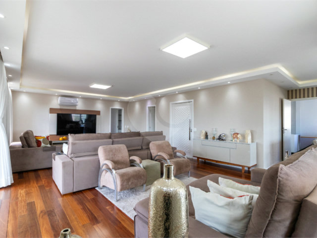 Apartamento à venda com 4 suítes em Vila Sofia, São Paulo, SP