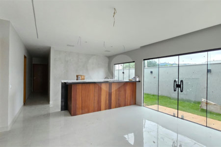 Casa à venda com 3 quartos, sendo 1 suíte, no condomínio Grand Park, Rio de Janeiro - RJ