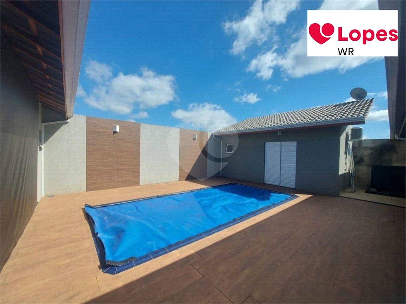 Casa à venda com 5 quartos, sendo 1 suíte, em Jardim Shangri-lá, Atibaia, SP