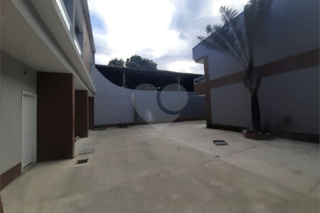 Casa à venda com 2 suítes no condomínio Residencial Marlene Correia, Rio de Janeiro - RJ