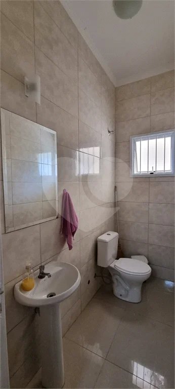 Casa à venda com 3 quartos, sendo 1 suíte, no condomínio Chácaras do Lago, Vinhedo - SP