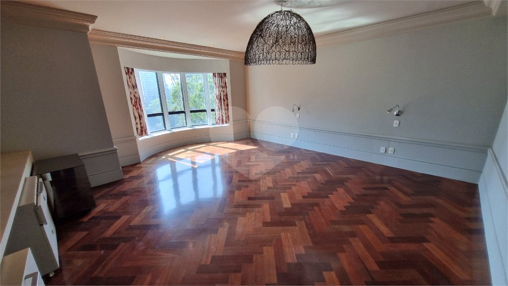 Apartamento para alugar com 6 quartos, sendo 4 suítes,  em Panamby, São Paulo, SP