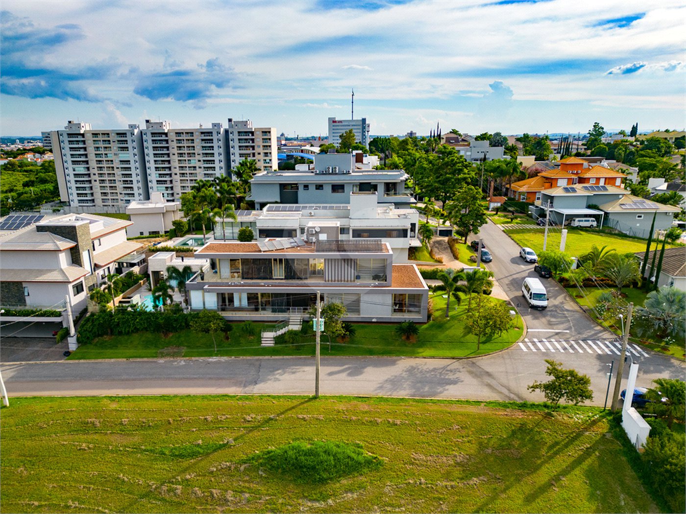 Casa à venda com 5 suítes no condomínio Plaza Athénee, Itu - SP