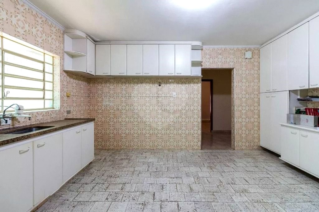 Sobrado à venda com 3 quartos em Vila Carrão, São Paulo, SP