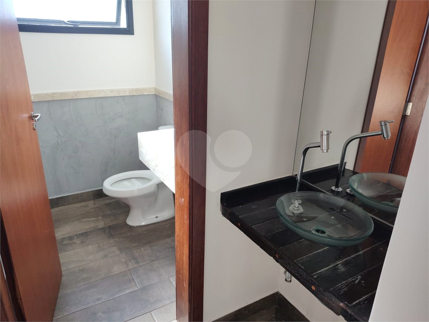 Casa à venda com 3 suítes no condomínio Santa Isabel I, Louveira - SP