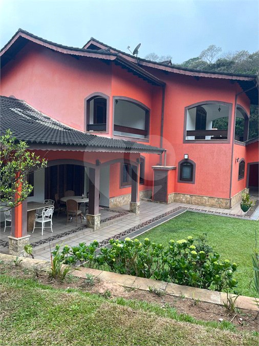 Casa à venda ou para alugar com 4 suítes no condomínio Alpes da Cantareira, Mairiporã - SP