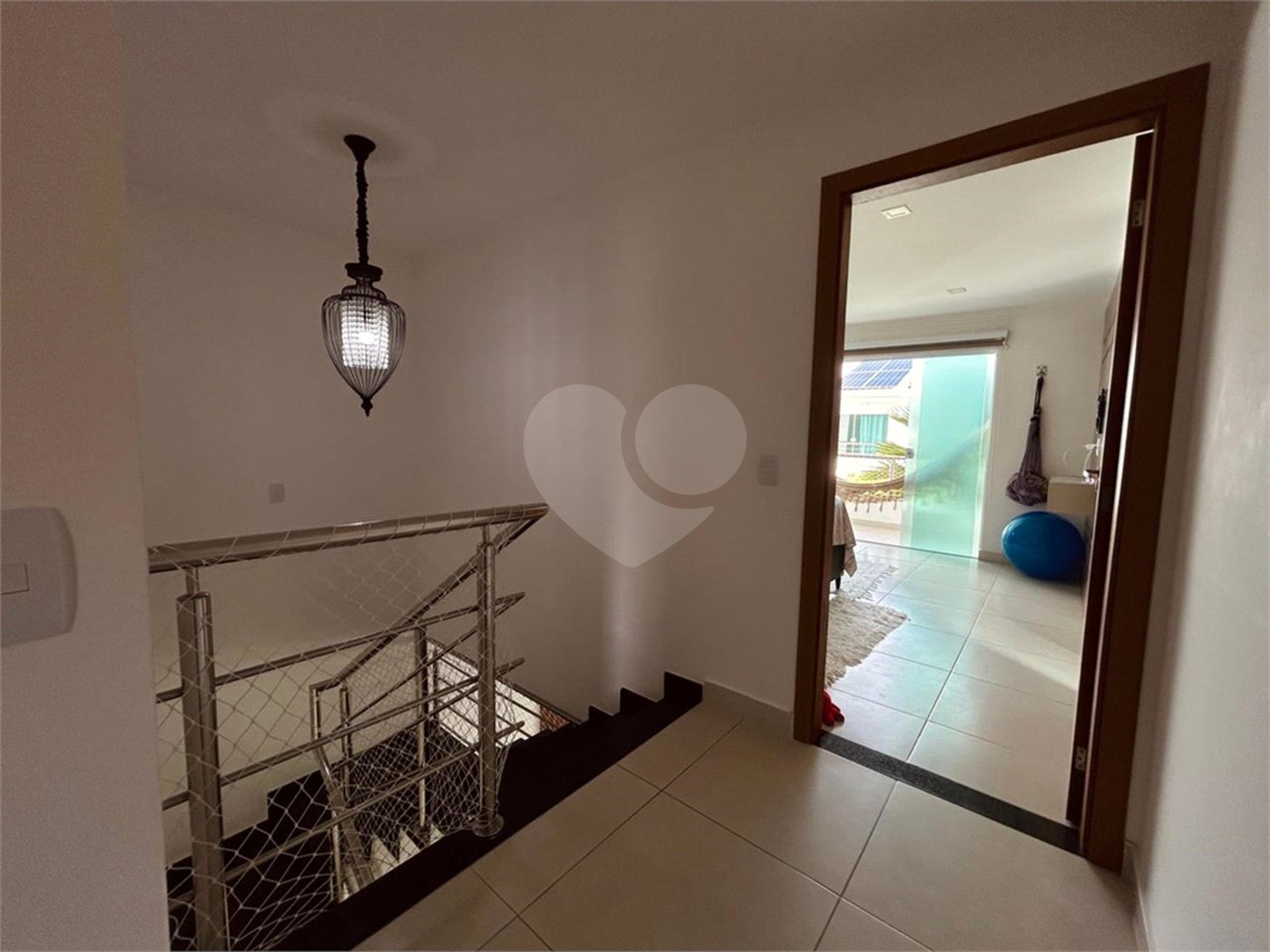Duplex à venda com 1 quarto, sendo 3 suítes, em Taperapuan, Porto Seguro, BA