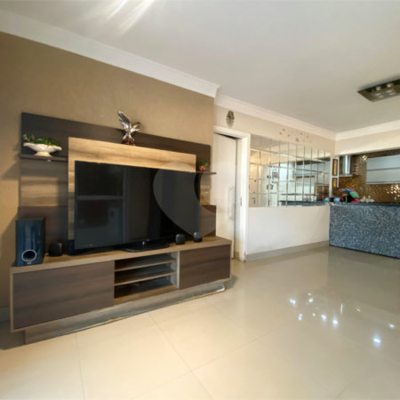 Apartamento à venda com 3 quartos, sendo 1 suíte, em Vila Gomes Cardim, São Paulo, SP