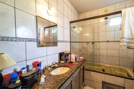 Sobrado à venda com 4 quartos, sendo 2 suítes, em Jardim Morumbi, São Paulo, SP