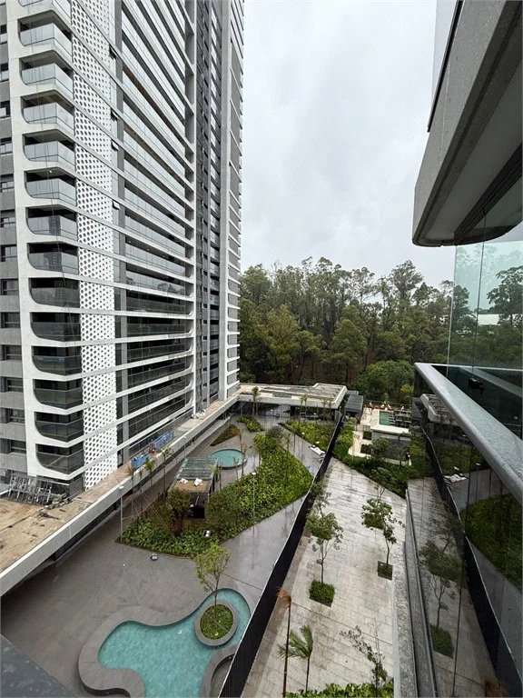 Apartamento para alugar com 4 suítes em Jardim Fonte do Morumbi, São Paulo, SP