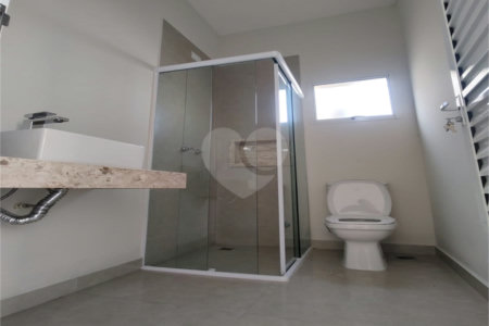 Casa à venda com 3 quartos, sendo 1 suíte,  no condomínio Atibaia Park 1, Atibaia - SP