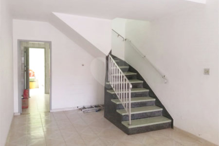 Sobrado à venda com 3 quartos, sendo 1 suíte, em Vila Gustavo, São Paulo, SP