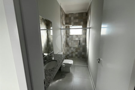 Casa à venda com 3 quartos, sendo 1 suíte, no condomínio Residencial Golden Ville, Itapetininga - SP