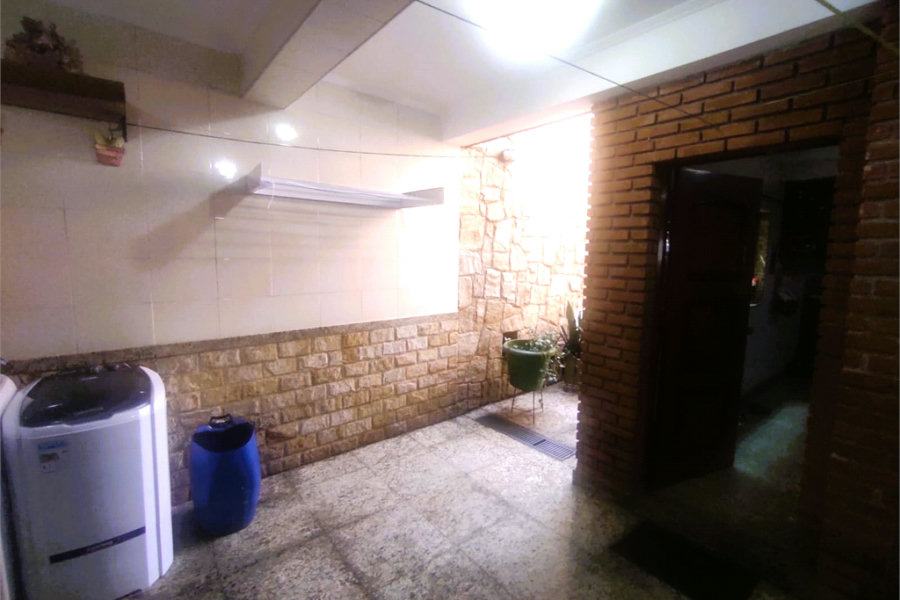 Sobrado à venda com 3 quartos, sendo 1 suíte,  em Vila Paiva, São Paulo, SP