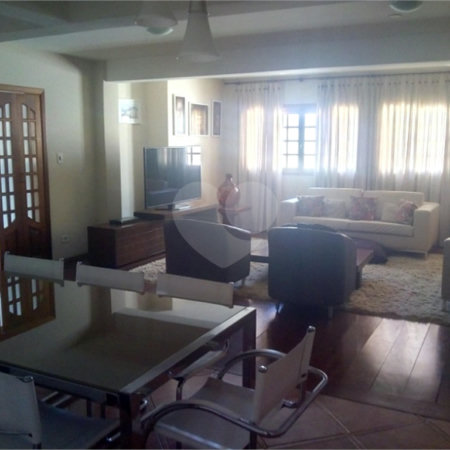 Casa Térrea à venda com 3 quartos, sendo 2 suítes, em Vila Rosália, Guarulhos, SP