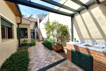 Casa à venda com 4 quartos, sendo 1 suíte,  em Granja Julieta, São Paulo, SP