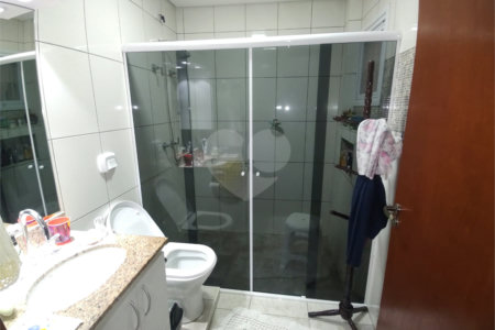 Casa à venda com 3 suítes no condomínio Morada das Hortênsias, São Paulo - SP