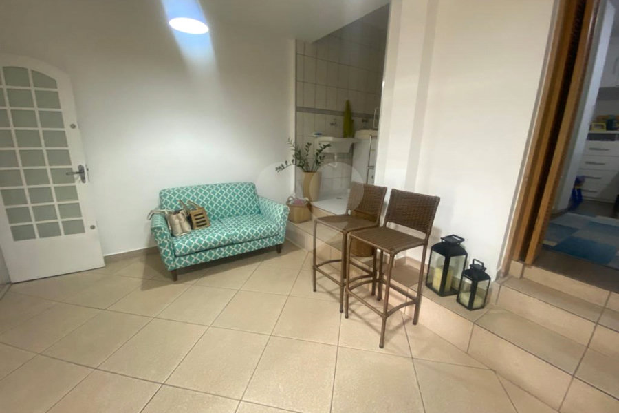 Casa à venda com 4 quartos, sendo 2 suítes, em Parada Inglesa, São Paulo, SP