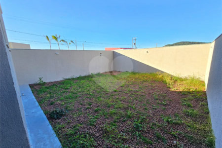 Apartamento para alugar com 2 quartos, sendo 1 suíte, em Nova São Pedro, São Pedro da Aldeia, RJ