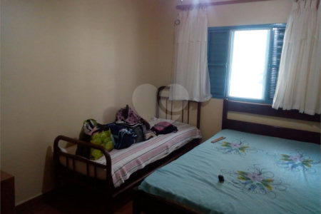 Chácara à venda com 5 quartos, sendo 2 suítes,  no Centro, Sarapuí, SP