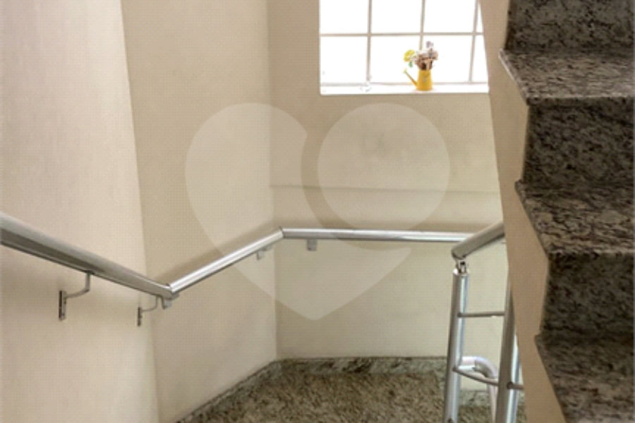 Sobrado à venda com 3 quartos, sendo 1 suíte, em Jardim Santa Beatriz, Guarulhos, SP