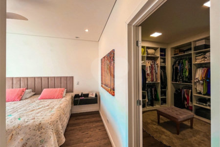 Casa à venda com 4 quartos, sendo 3 suítes,  no condomínio Vintage, Cotia - SP