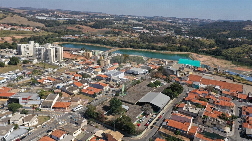 Terreno à venda com 1 suíte no condomínio Picollo Villaggio, Louveira - SP