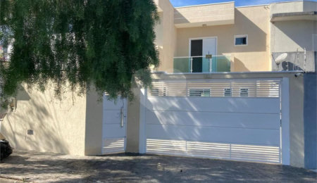 Sobrado à venda com 3 quartos, sendo 1 suíte, em Jardim Nathalie, Mogi das Cruzes, SP