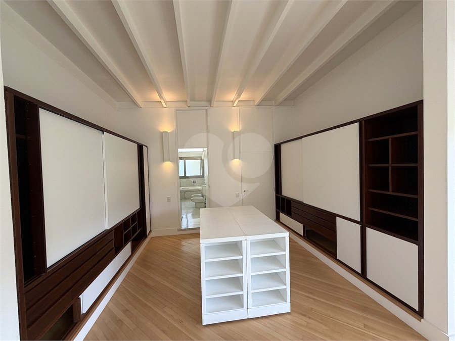 Casa à venda com 4 suítes em Residencial Tamboré, Barueri, SP