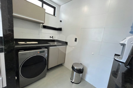 Apartamento à venda com 2 quartos, sendo 1 suíte, em Taperapuan, Porto Seguro, BA
