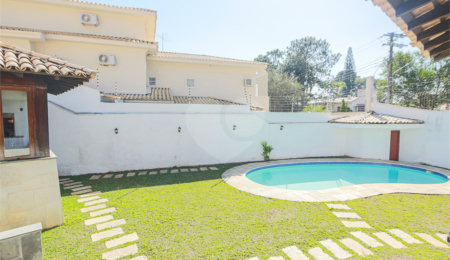Casa Térrea à venda ou para alugar com 4 quartos, sendo 3 suítes,  em Alto da Boa Vista, São Paulo, SP