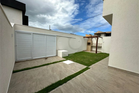 Casa à venda com 2 quartos, sendo 1 suíte, em Guriri, Cabo Frio, RJ