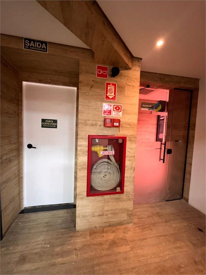 Prédio Corporativo em Santos | 4 Pavimentos | Galpão com Pé-Direito Duplo | Estrutura para +200 Pessoas | Compra Ou Locação