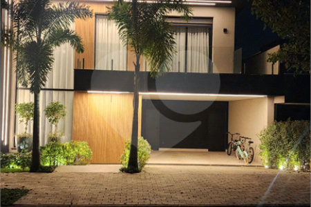 Casa à venda com 3 suítes no condomínio Portal do Horizonte, Bragança Paulista - SP