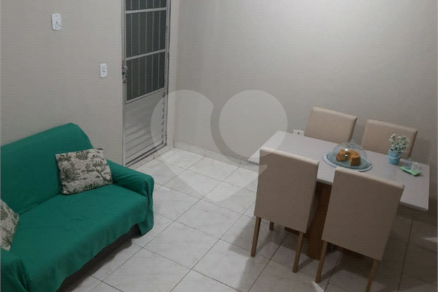 Sobrado à venda com 4 quartos, sendo 1 suíte, em Tremembé, São Paulo, SP