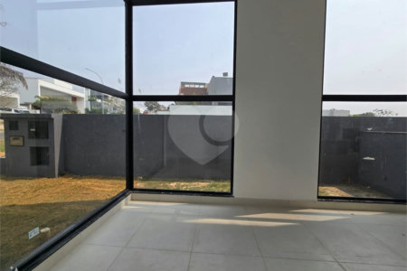 Casa à venda com 4 quartos, sendo 3 suítes, no condomínio Alphaville Nova Esplanada 4, Votorantim - SP
