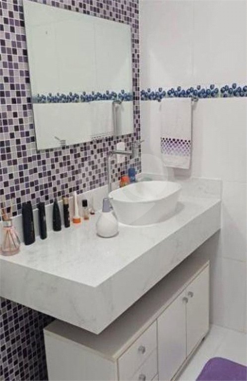 Condomínio à venda com 4 quartos, sendo 2 suítes, em Colinas do Paratehy, Mogi das Cruzes, SP