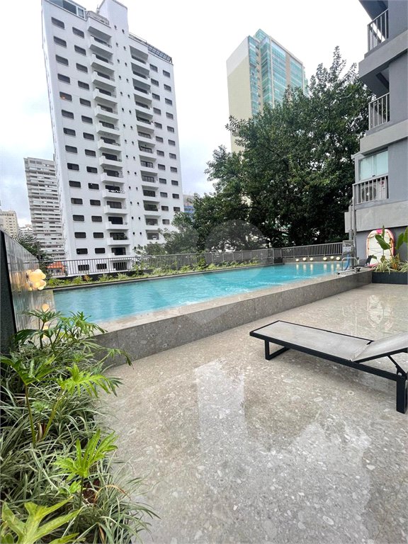 Apartamento à venda com 3 quartos, sendo 1 suíte, em Indianópolis, São Paulo, SP