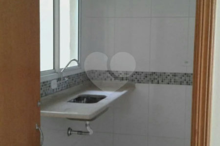 Casa à venda com 3 quartos, sendo 1 suíte, em Vila Nivi, São Paulo, SP